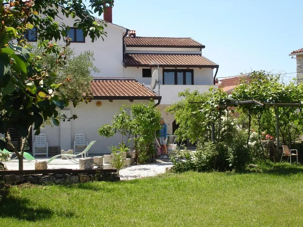 Studio Apartment In Funtana With Terrace, Air Conditioning, Wifi, Washing Machine 4982-5