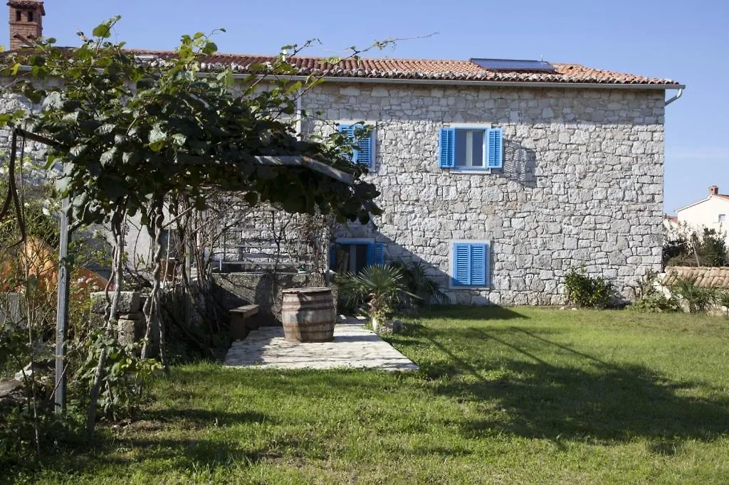 Studio Apartment In Funtana With Terrace, Air Conditioning, Wifi, Washing Machine 4982-5