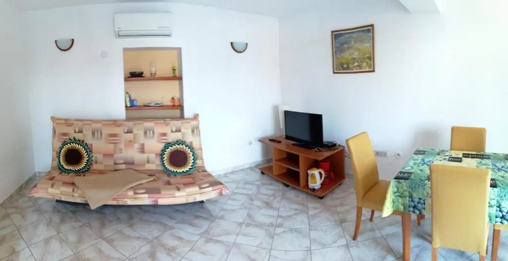 Studio Apartment In Funtana With Terrace, Air Conditioning, Wifi, Washing Machine 4982-5 0*,  Croatia