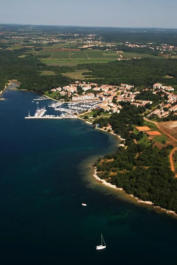 Studio Apartment In Funtana With Terrace, Air Conditioning, Wifi, Washing Machine 4982-5 Croatia