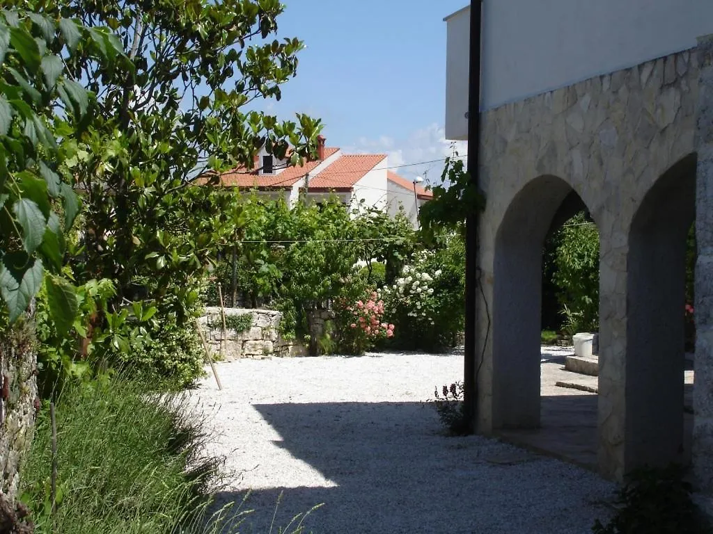 Studio Apartment In Funtana With Terrace, Air Conditioning, Wifi, Washing Machine 4982-5