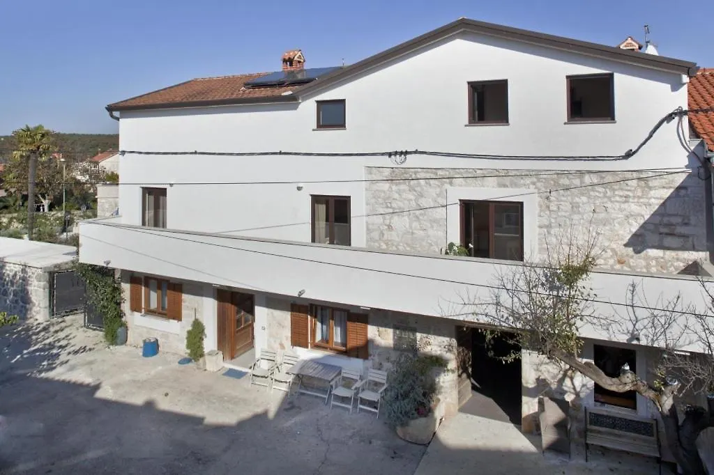 Studio Apartment In Funtana With Terrace, Air Conditioning, Wifi, Washing Machine 4982-5